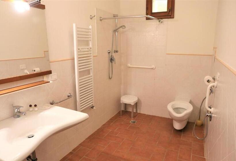 فندق Antico Borgo La Torre Agriturismo