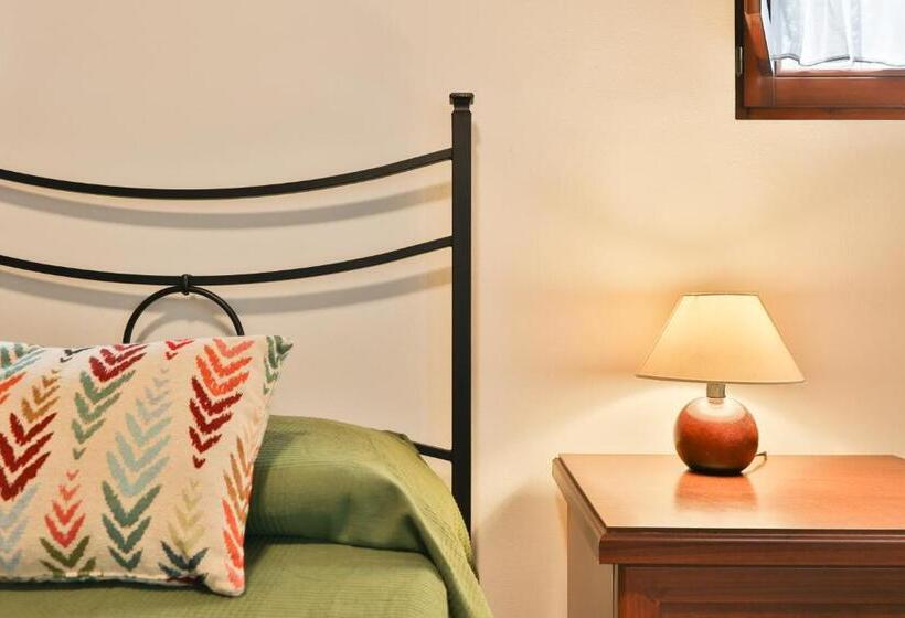 فندق Antico Borgo La Torre Agriturismo