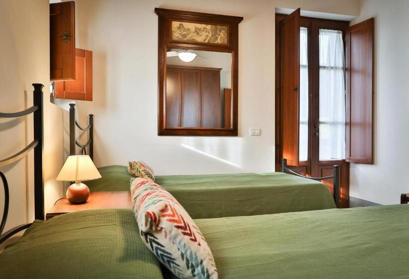 فندق Antico Borgo La Torre Agriturismo