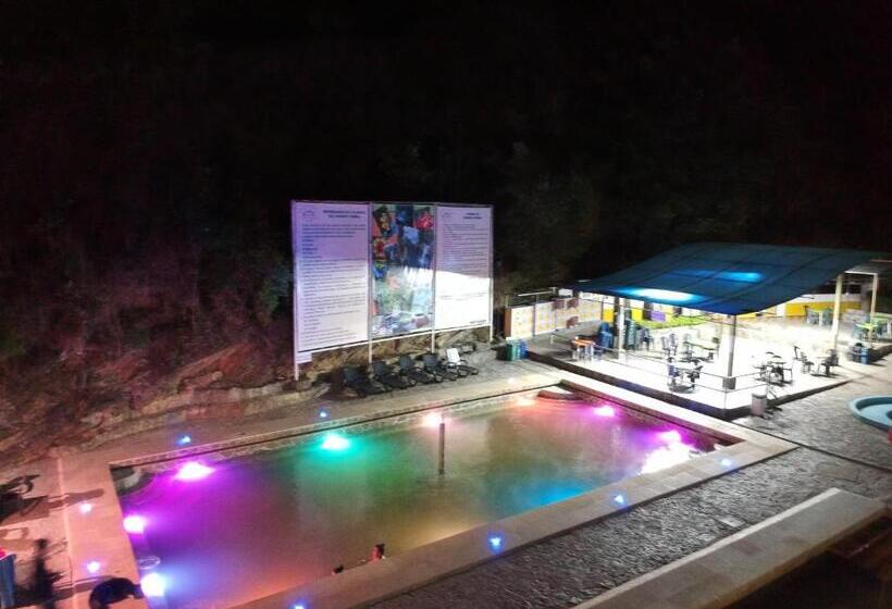 فندق Centro Vacacional Paraiso Termal