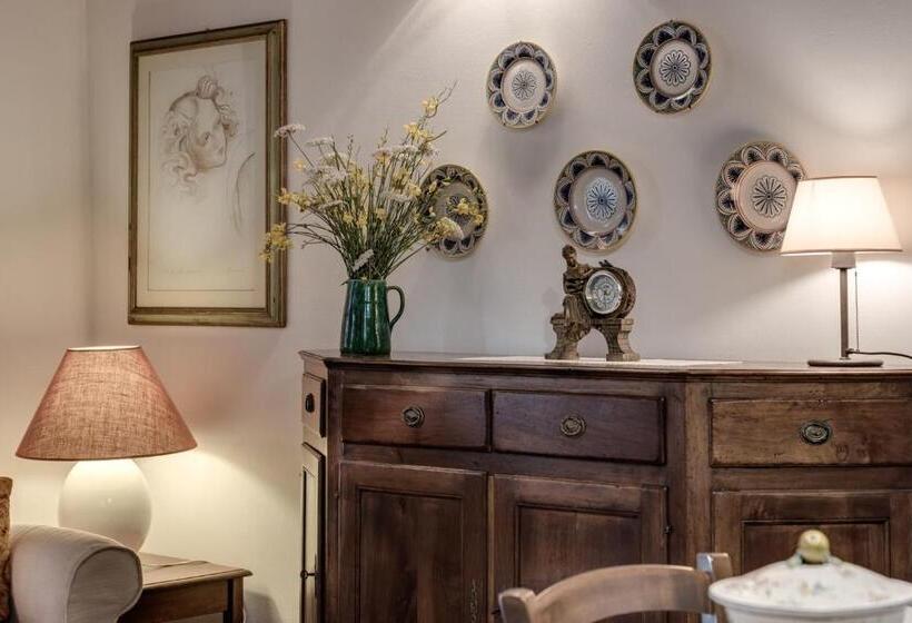 בית מלון כפרי I Melograni Del Chianti