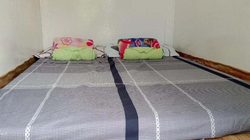 בית מלון כפרי Jolits Ecogarden Hostel