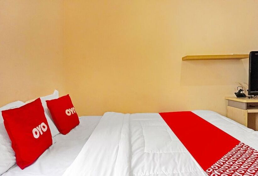 ホテル Karawaci Taman Permata Tiga Mitra Reddoorz