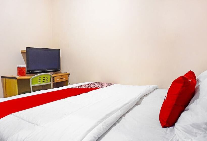 ホテル Karawaci Taman Permata Tiga Mitra Reddoorz