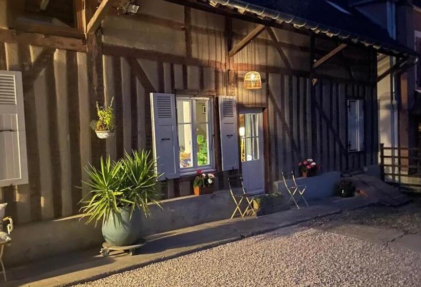 ペンション Au Charme D Ici