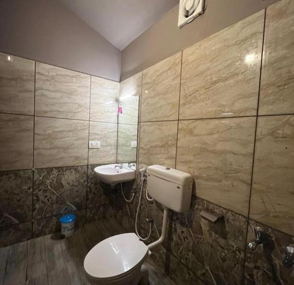 膳宿费 Kizhunna Rock Beach House