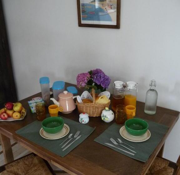 ベッドアンドブレックファースト Bretagne Chambre D Hôtes Suite 53m2 Et Caravane Vintage Avec Cuisine Et Salle De Bains Privées Britt