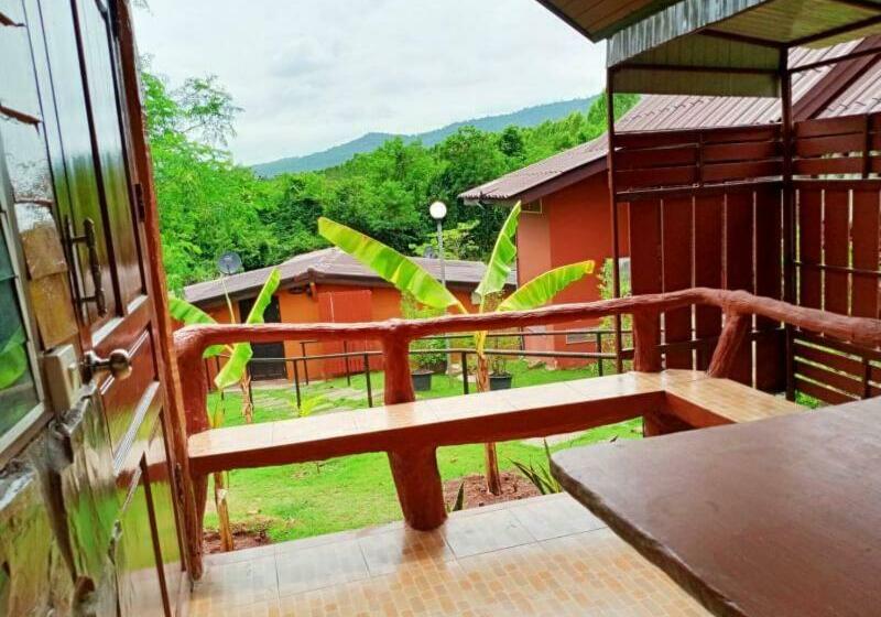 Bed and Breakfast บ้านไร่ภูวังน้ำ