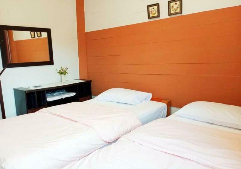 Bed and Breakfast บ้านไร่ภูวังน้ำ