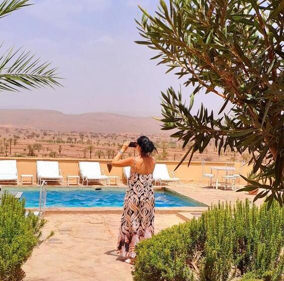 تختخواب و صبحانه Auberge Kasbah Ennakhile