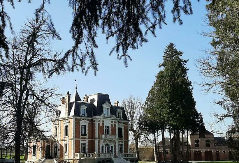 Bed and Breakfast Chateau Sourliavoux, Appartement En Chambres D Hôtes
