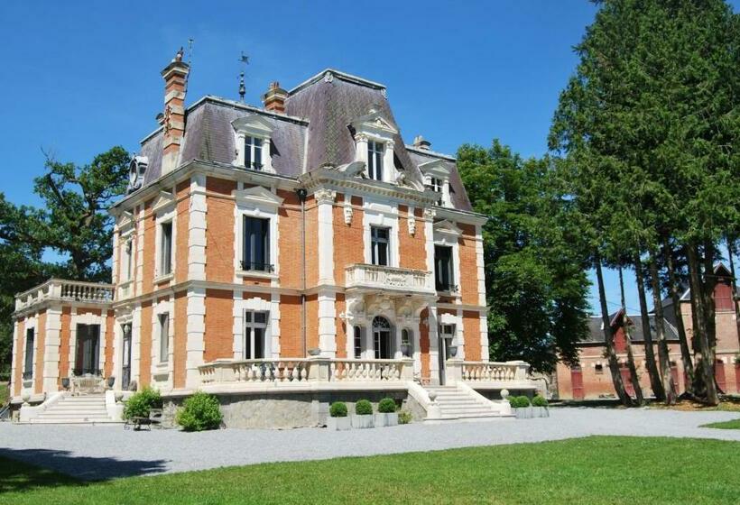 Bed and Breakfast Chateau Sourliavoux, Appartement En Chambres D Hôtes