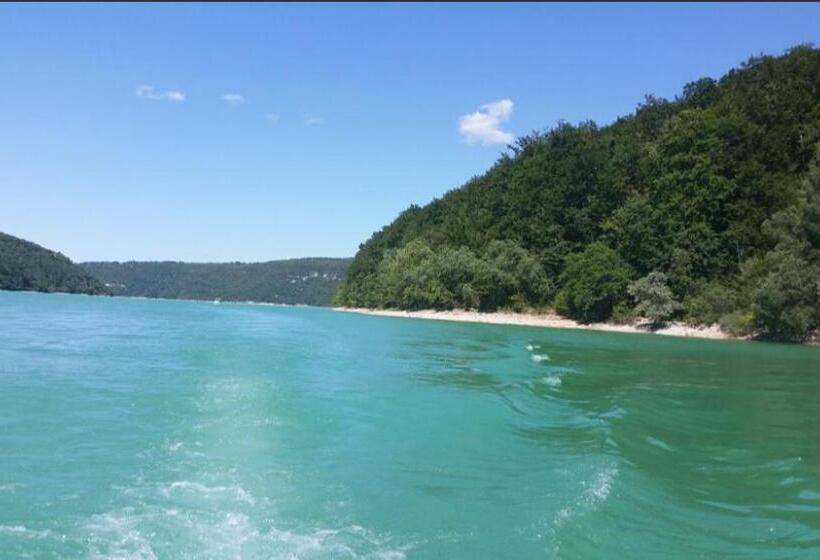 مبيت وإفطار La Bergerie Crenantine