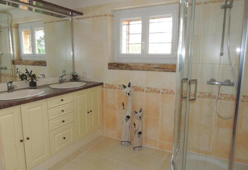 ベッドアンドブレックファースト La Ferme Du Bourg