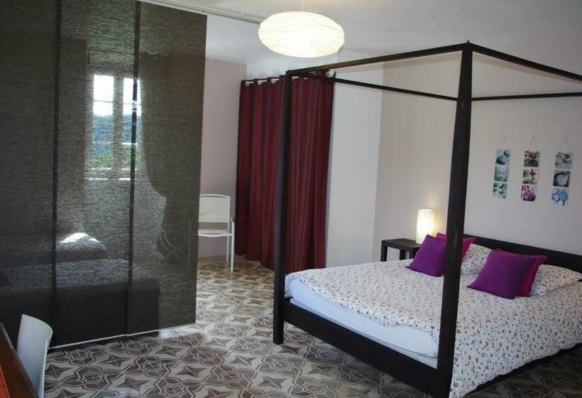 민박 La Haute Maurelle