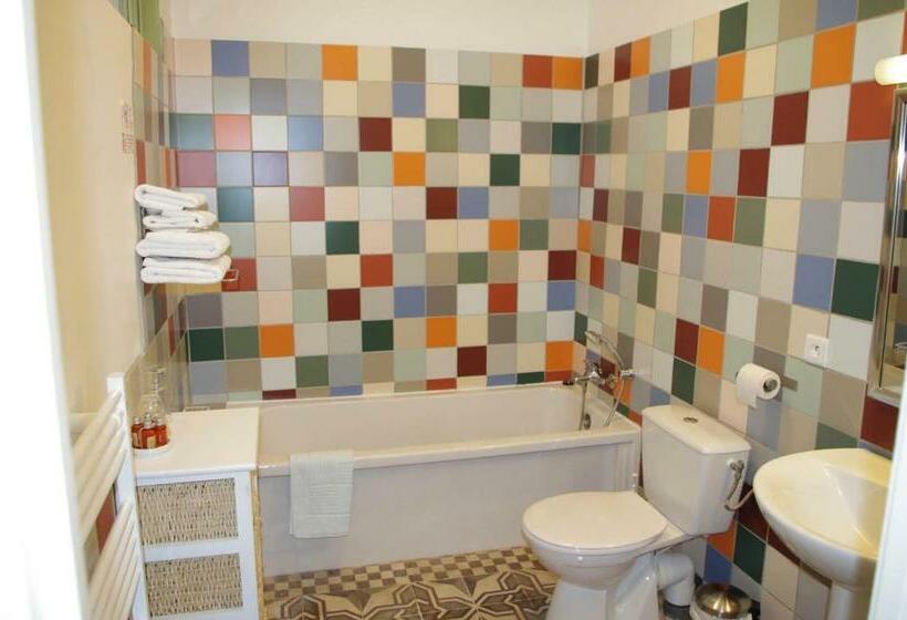 민박 La Haute Maurelle