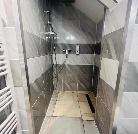 민박 Le Lodge Du Pichat