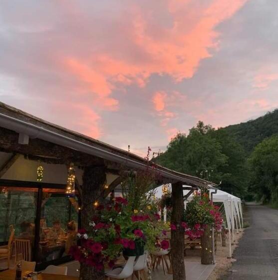 مبيت وإفطار Les Roches Restaurant & Chambre D Hotes