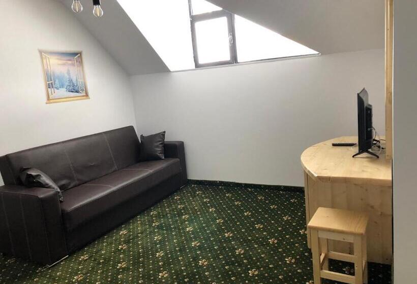 Domeniul Valea Lupilor Pensiunea Valea Cu Struti