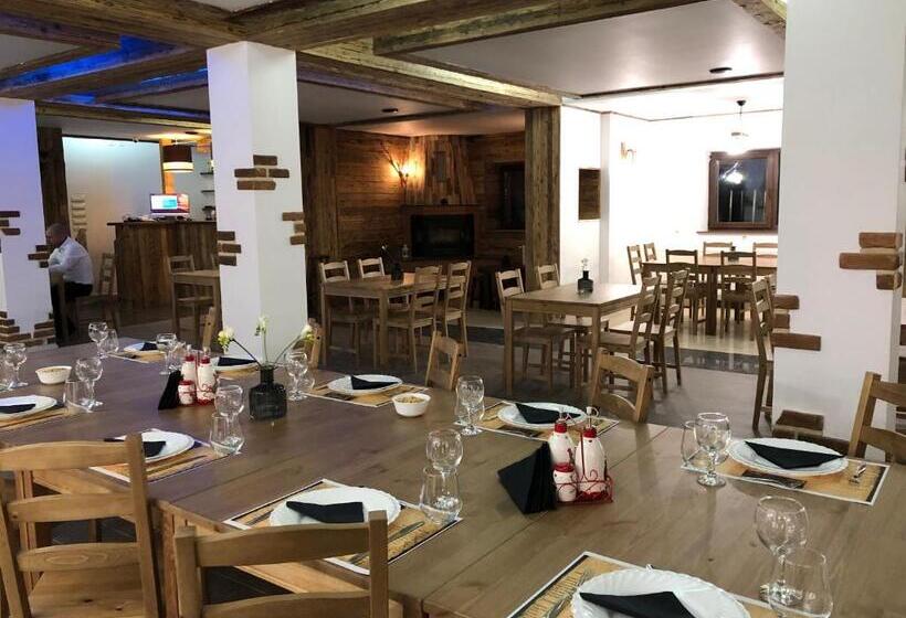 Domeniul Valea Lupilor Pensiunea Valea Cu Struti