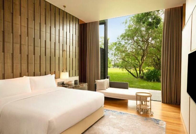 Doubletree By Hilton Weerawila Rajawarna Resort