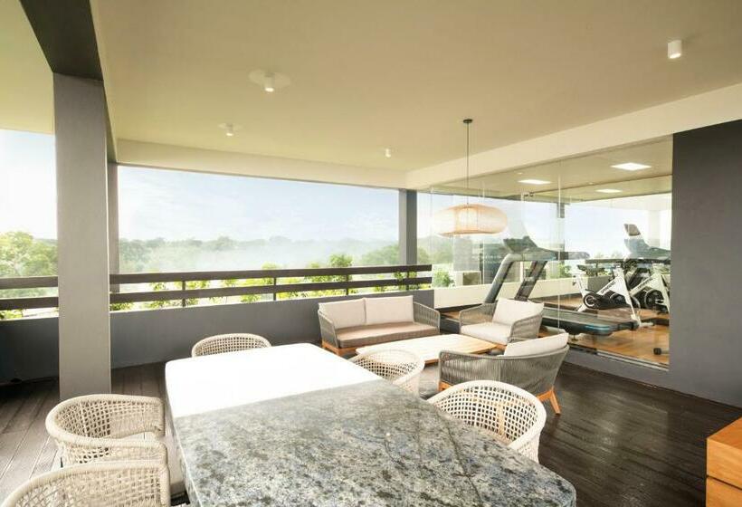 Doubletree By Hilton Weerawila Rajawarna Resort