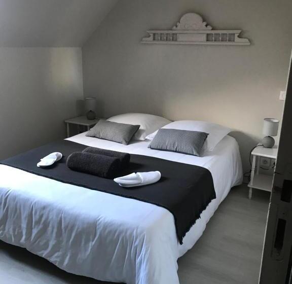 בית מלון כפרי Auberge De La Fontaine Aux Loups