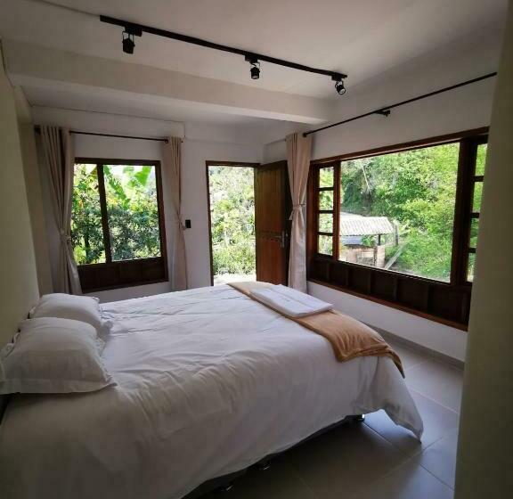 בית מלון כפרי Boutique Albania