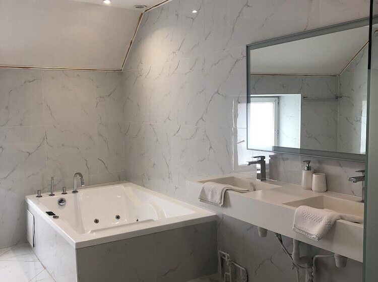 בית מלון כפרי Authentic By Balladins   Domaine Malar