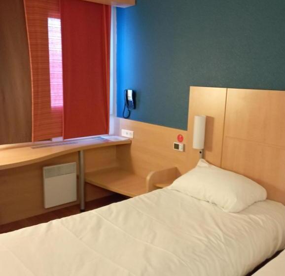 בית מלון כפרי Ibis Les Etangs Des Moines