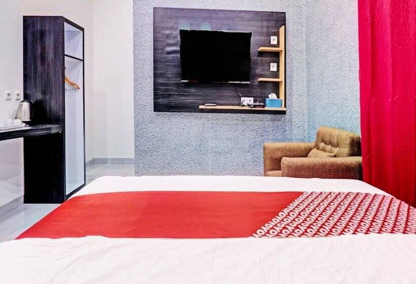 Otel Oyo 91203 Naufal Residence Syariah