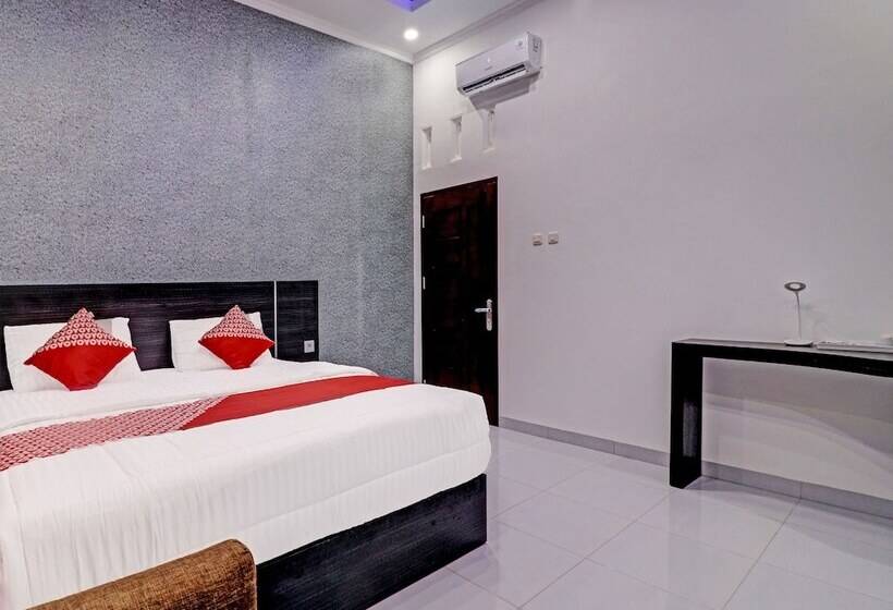 בית מלון כפרי Oyo 91203 Naufal Residence Syariah