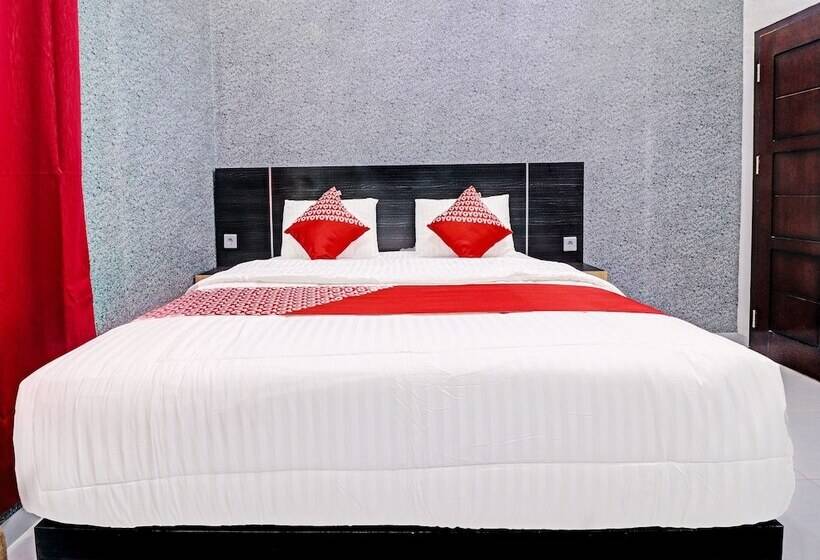 Otel Oyo 91203 Naufal Residence Syariah