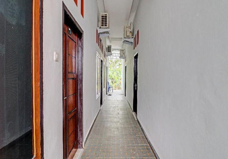 Otel Oyo 91203 Naufal Residence Syariah