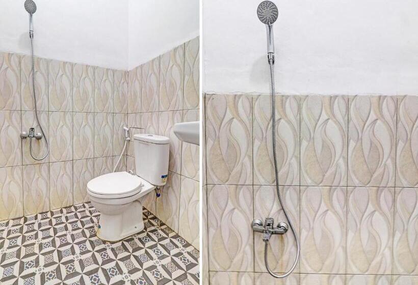 Otel Oyo 91203 Naufal Residence Syariah