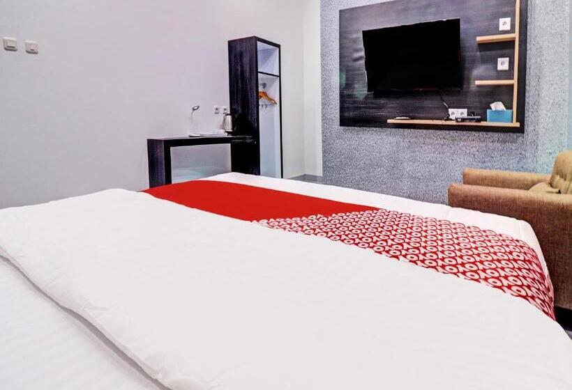 Otel Oyo 91203 Naufal Residence Syariah