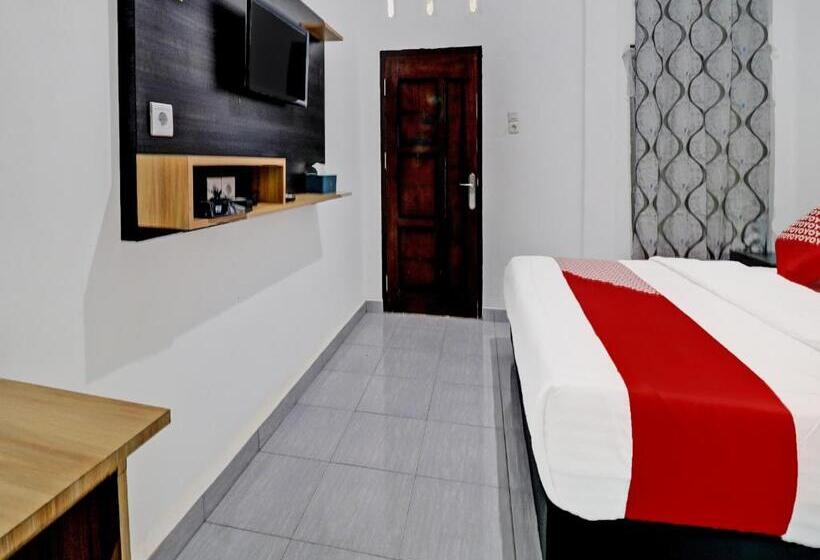 Otel Oyo 91203 Naufal Residence Syariah