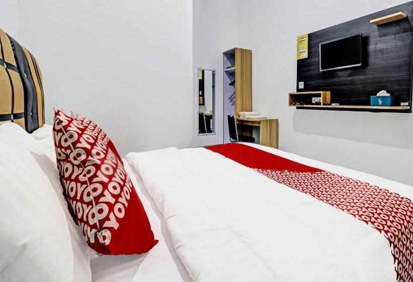 Otel Oyo 91203 Naufal Residence Syariah