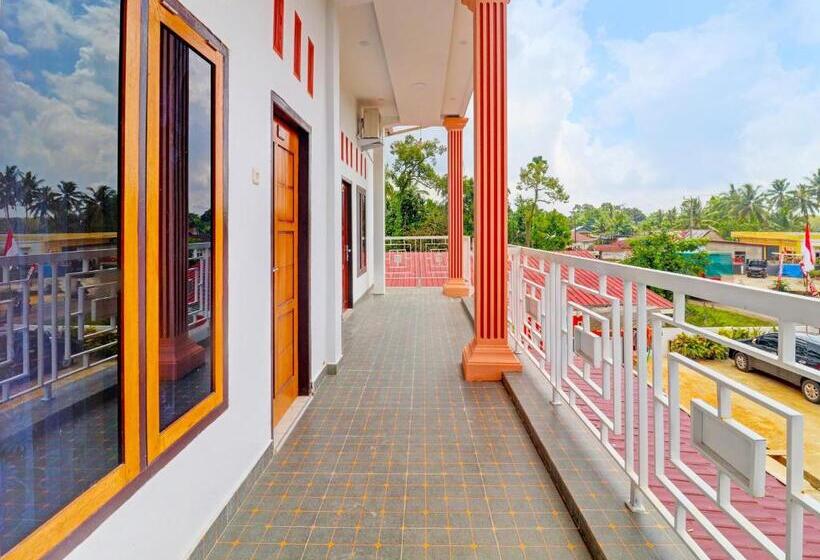 בית מלון כפרי Oyo 91203 Naufal Residence Syariah