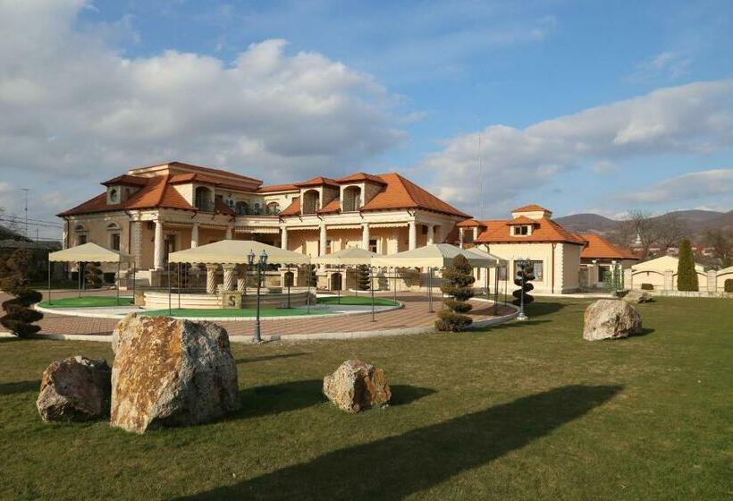 Отель Pensiunea Trei Pini