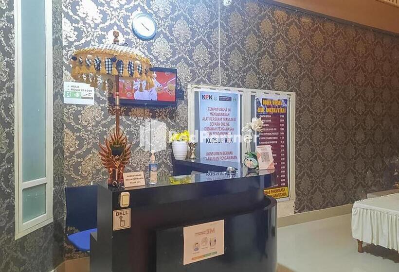 בית מלון כפרי Puri Yasmin Potowanua Lasusua Mitra Reddoorz