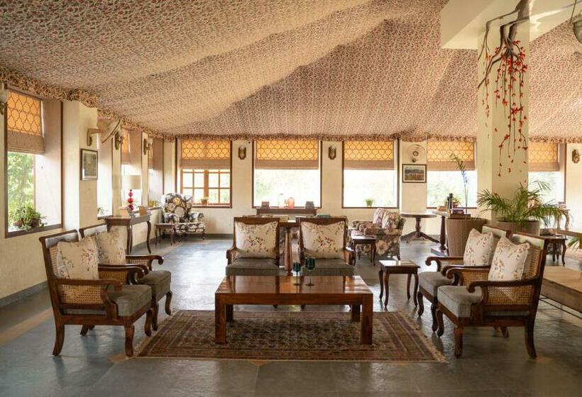 فندق Sariska Safari Lodge