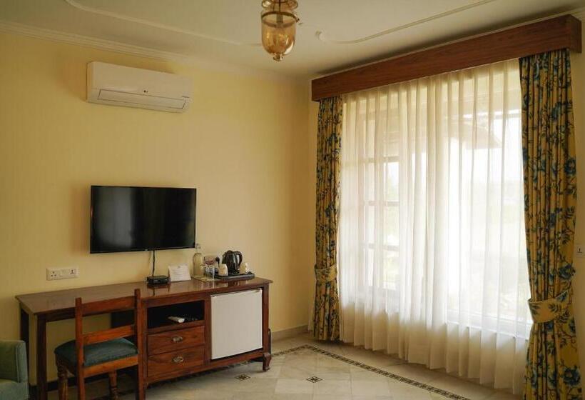فندق Sariska Safari Lodge