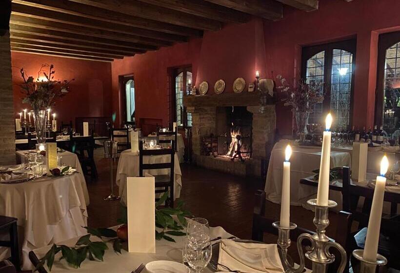 ホテル Torre Del Barbagianni   Castello Di Gropparello