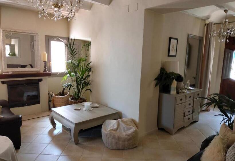 Les Penyetes Boutique Bed And Breakfast