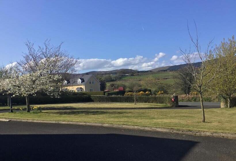 Muff Village Bed & Breakfast