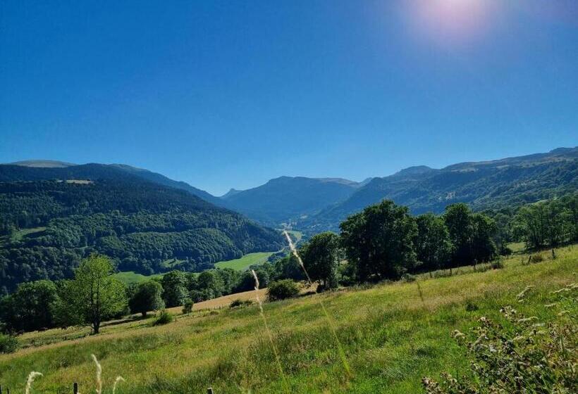 ペンション Au Coeur Du Volcantal