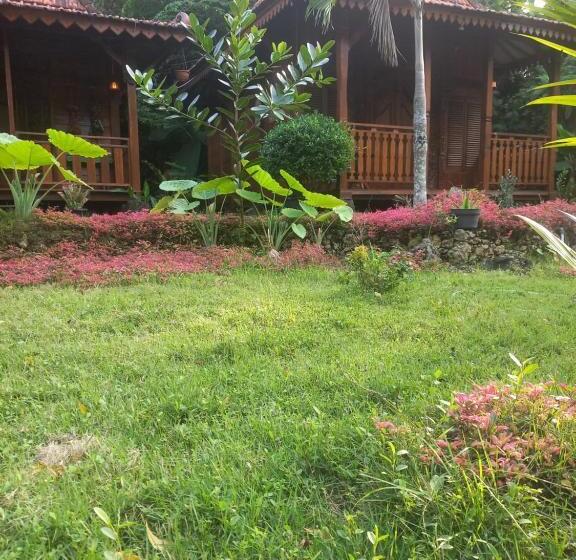 펜션 Joglo House Karinduaji Madasari