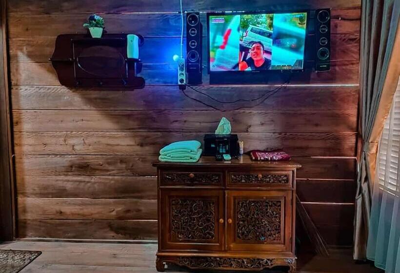 펜션 Joglo House Karinduaji Madasari