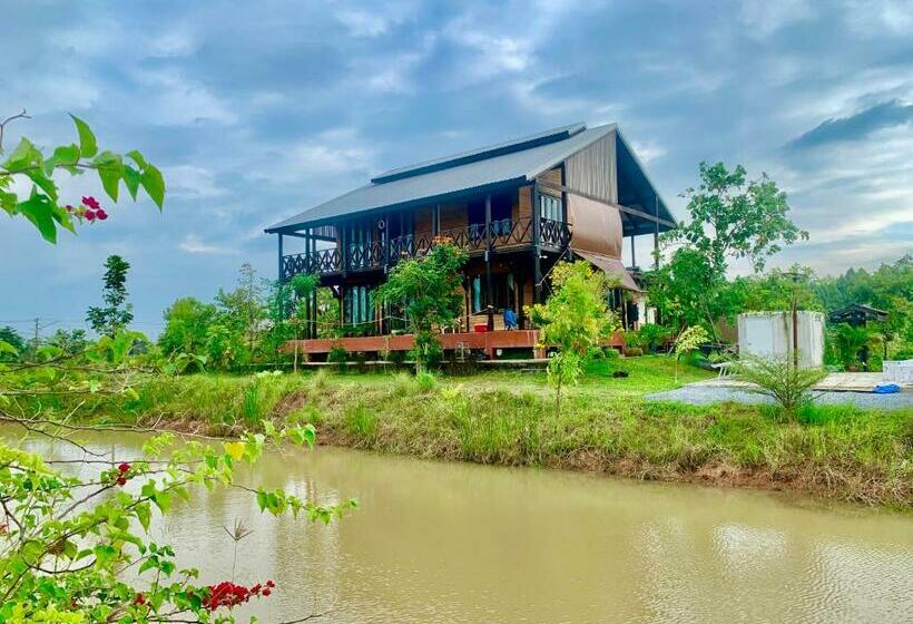 פנסיון Rang Robin Farmstay With Swimming Pool